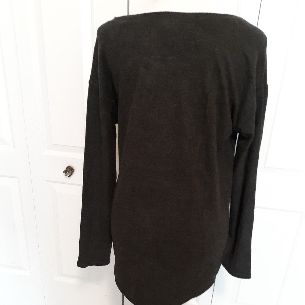 Felina Crew Neck Top Charcoal Gray Size medium. - Picture 5 of 13